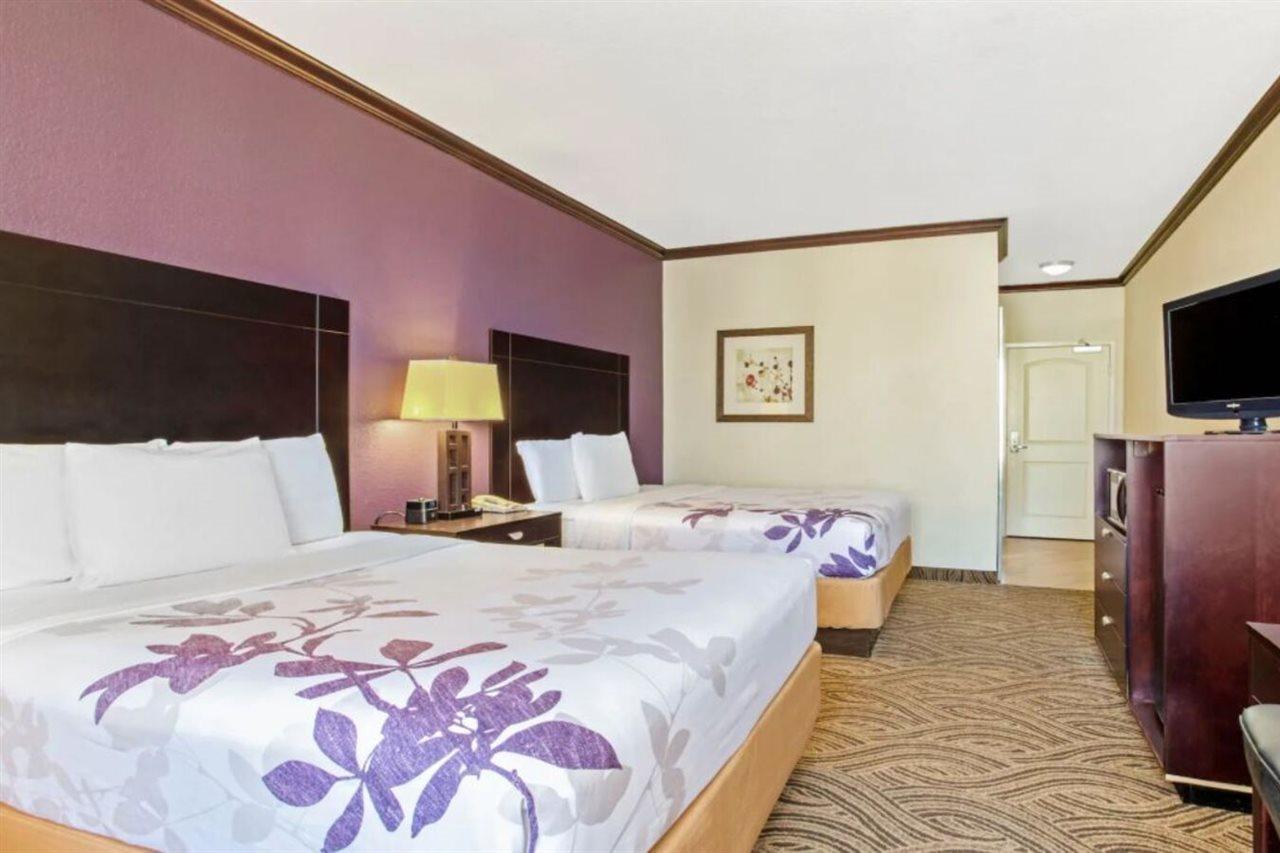 La Quinta Inn & Suites By Wyndham Ft Worth-Burleson Εξωτερικό φωτογραφία