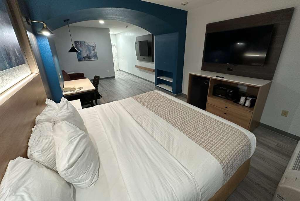 La Quinta Inn & Suites By Wyndham Ft Worth-Burleson Δωμάτιο φωτογραφία