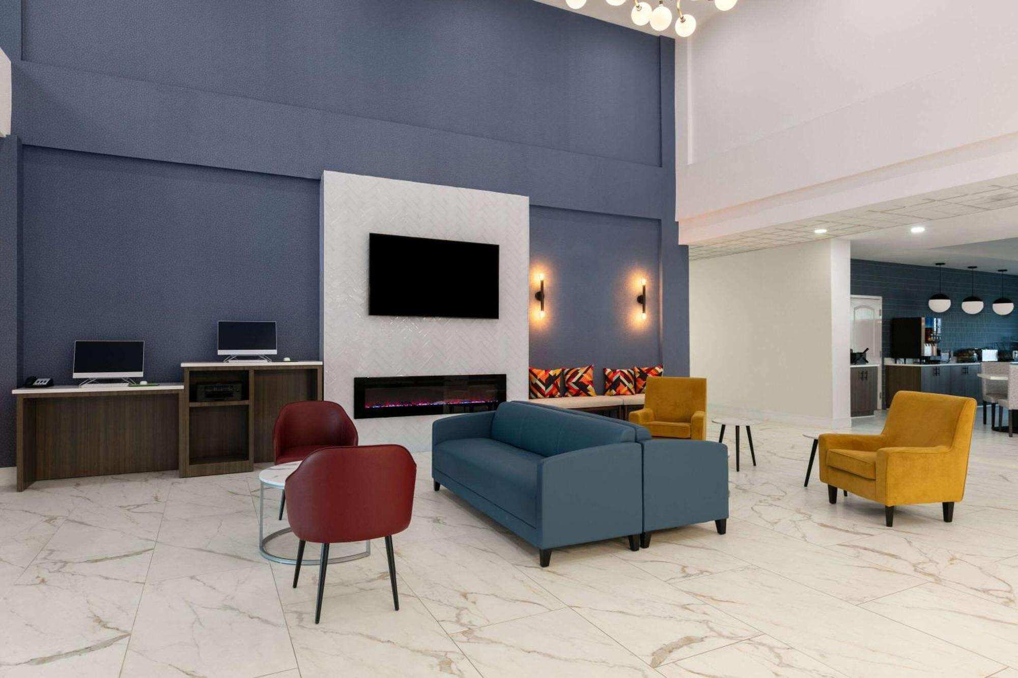 La Quinta Inn & Suites By Wyndham Ft Worth-Burleson Εξωτερικό φωτογραφία