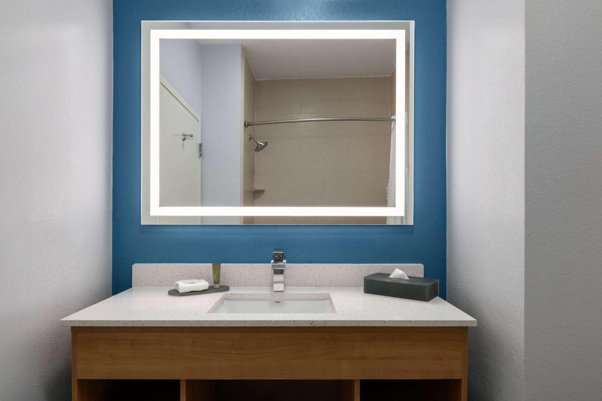 La Quinta Inn & Suites By Wyndham Ft Worth-Burleson Εξωτερικό φωτογραφία