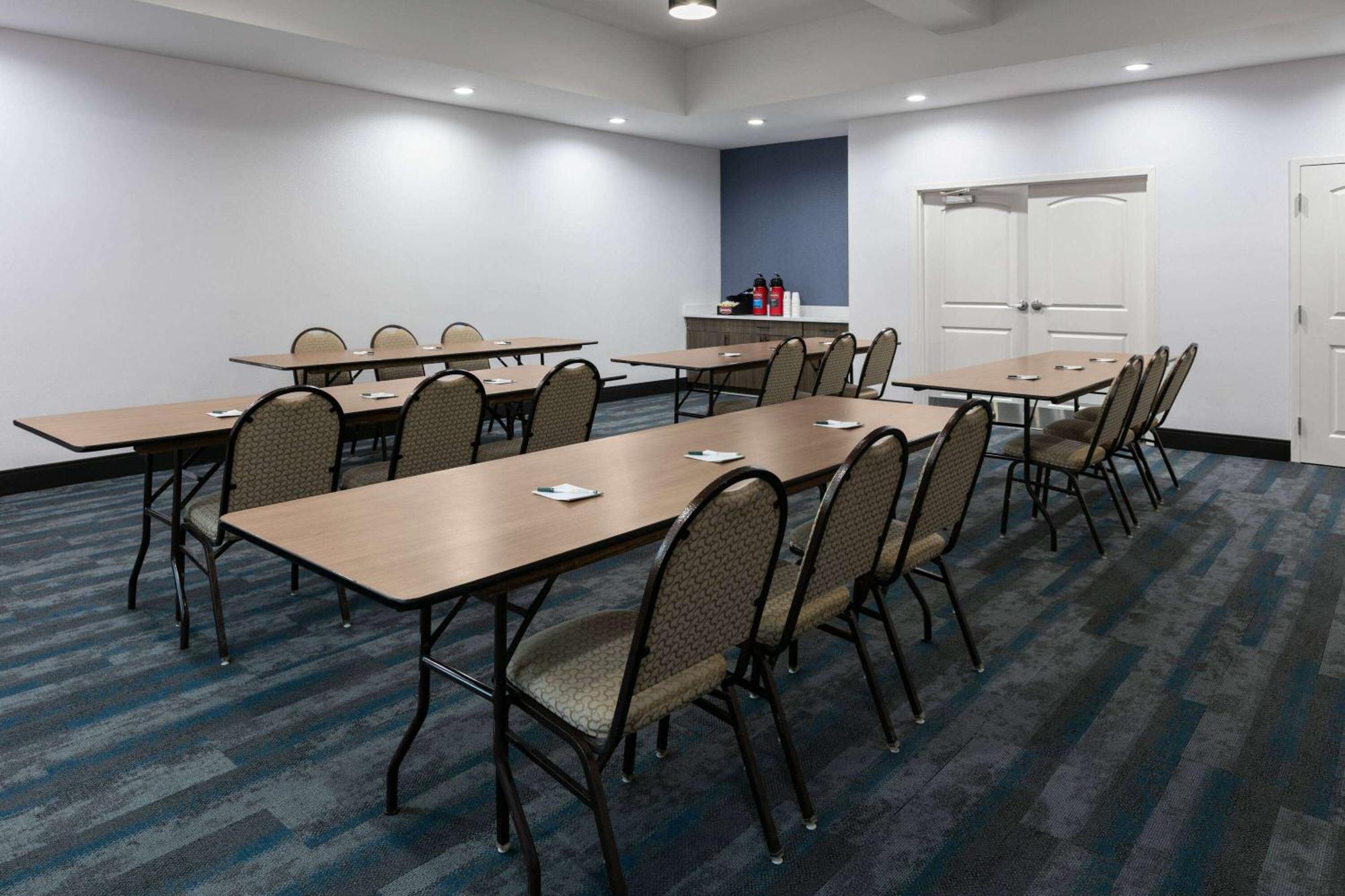 La Quinta Inn & Suites By Wyndham Ft Worth-Burleson Εξωτερικό φωτογραφία